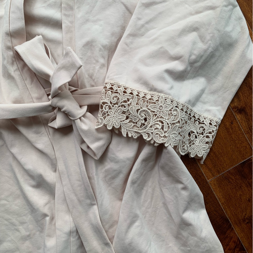 Elegant Cream Lace Trim Robe